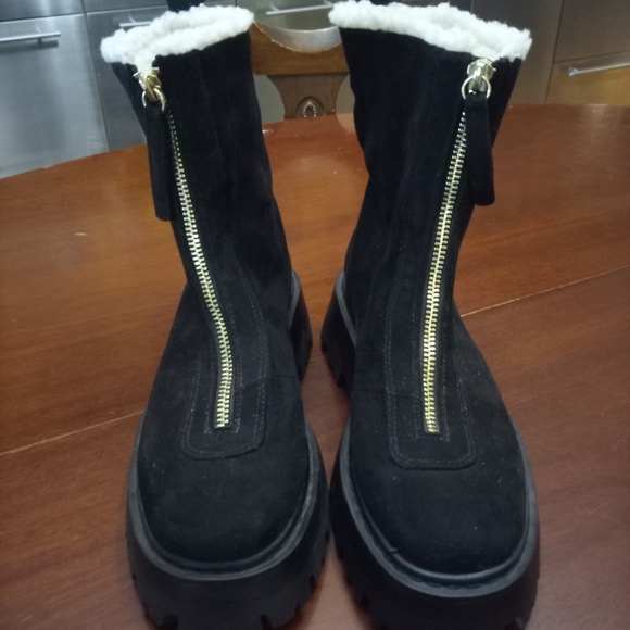 H&M Black Winter Boots with Shearling Lining - Picture 1 of 5
